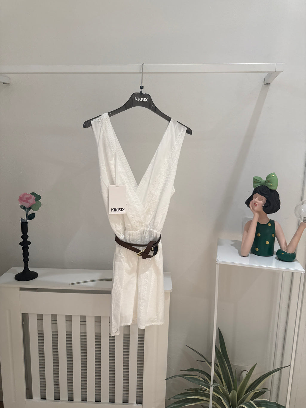 Tutina corta con cintura