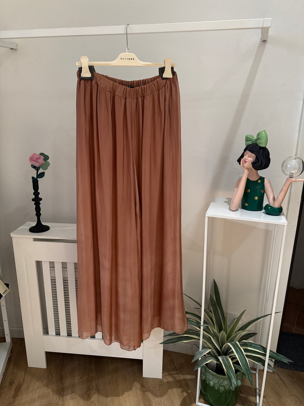 Pantalone ampio caramello
