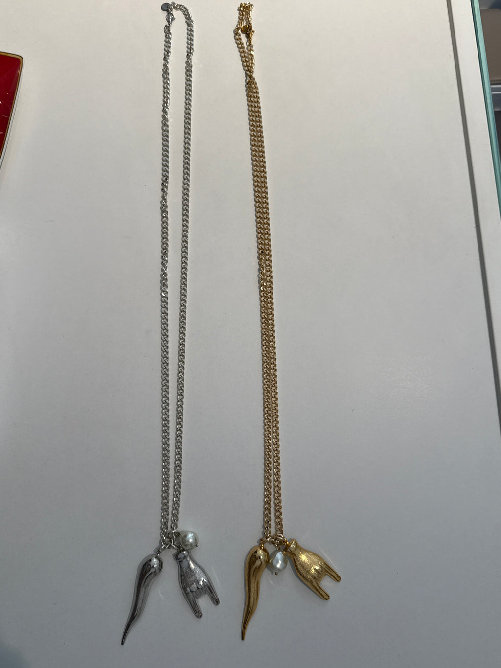 Collana cornine