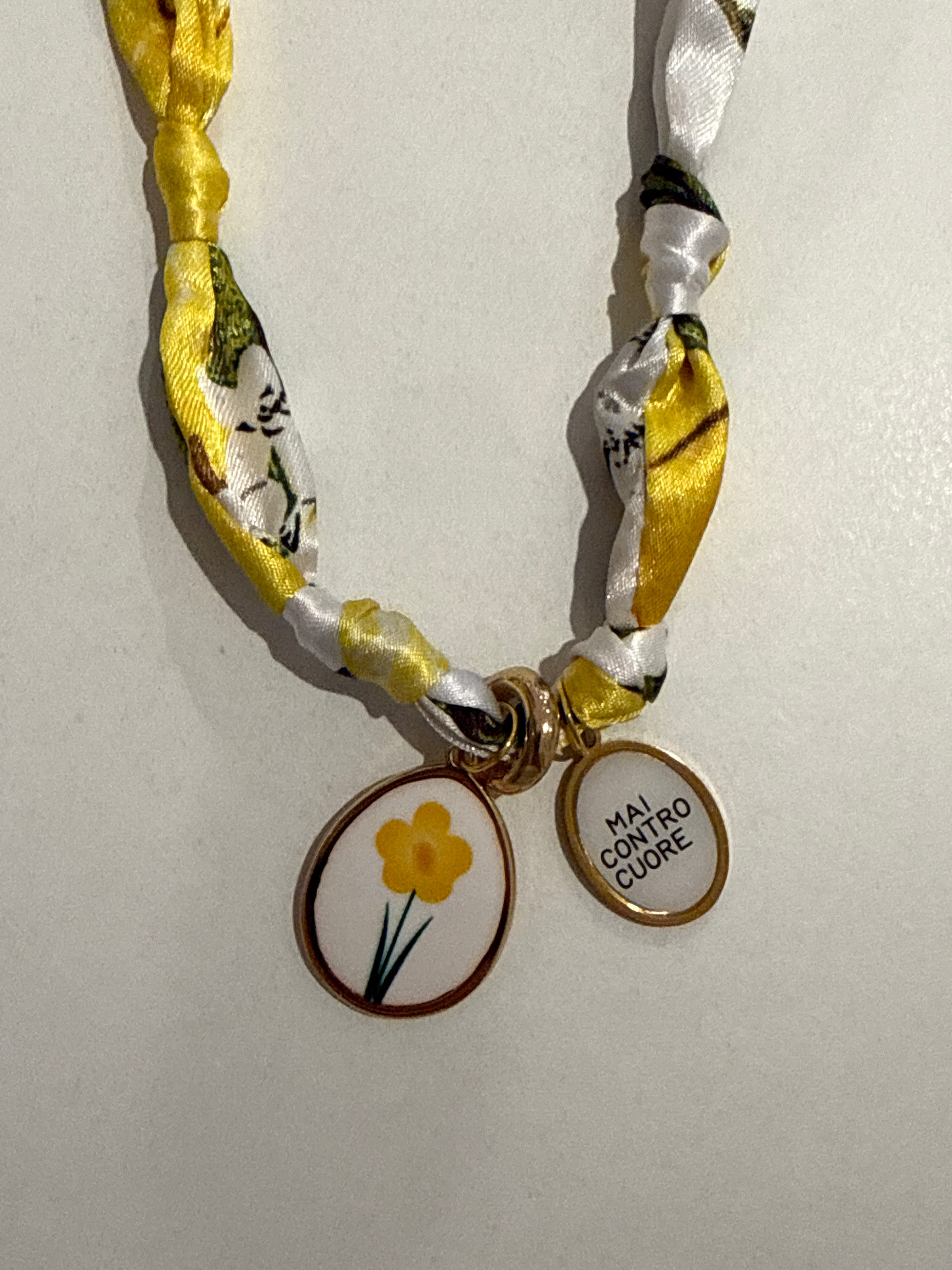 Collana foulard “mai contro il cuore””