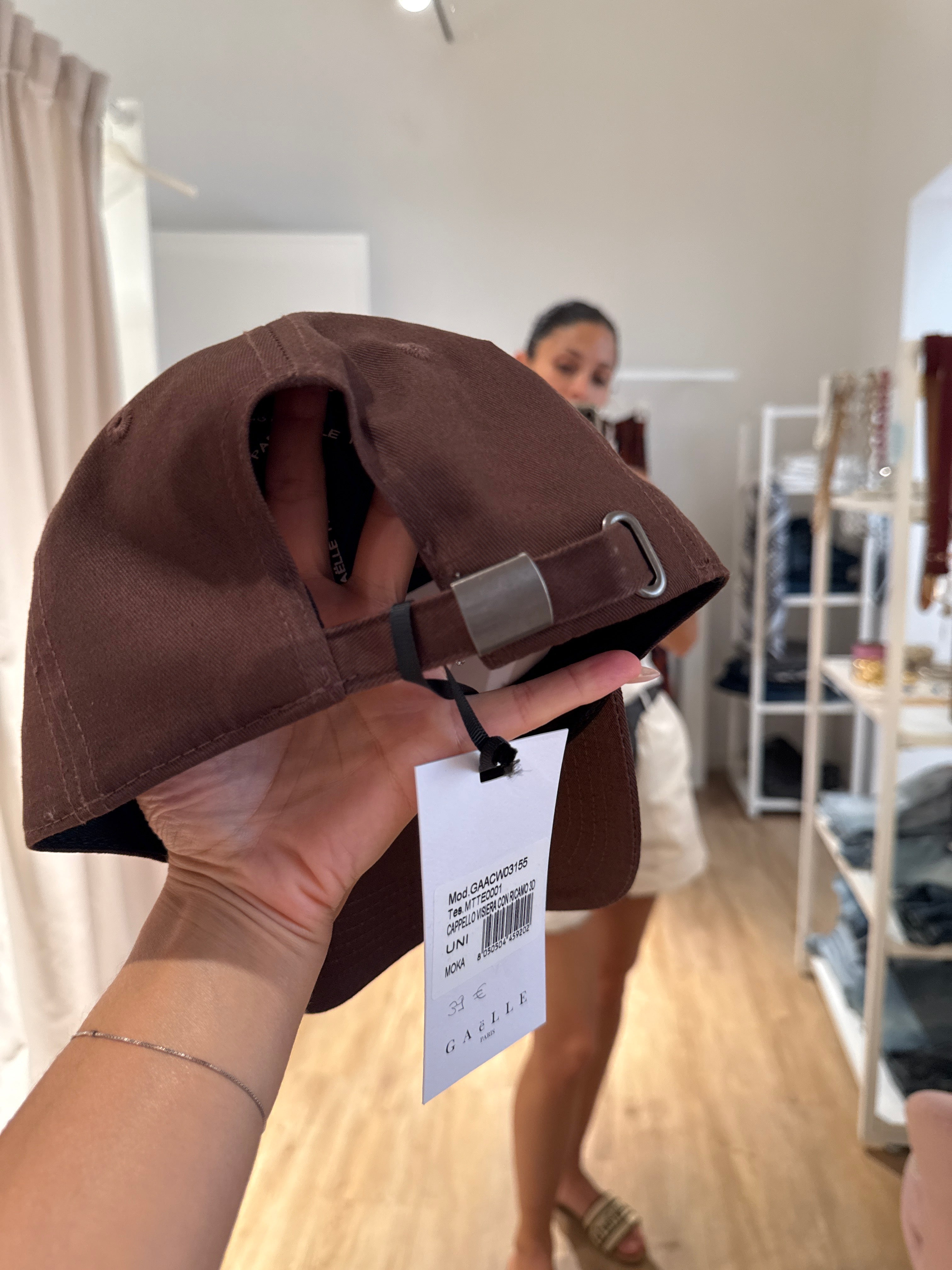 Cappello con visiera e Ricamo Logo