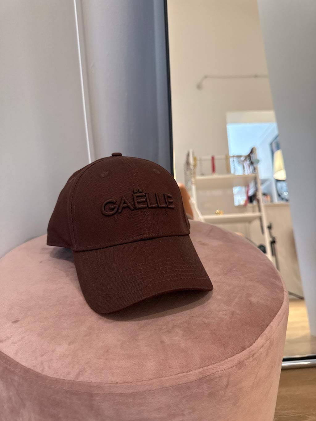 Cappello con visiera e Ricamo Logo