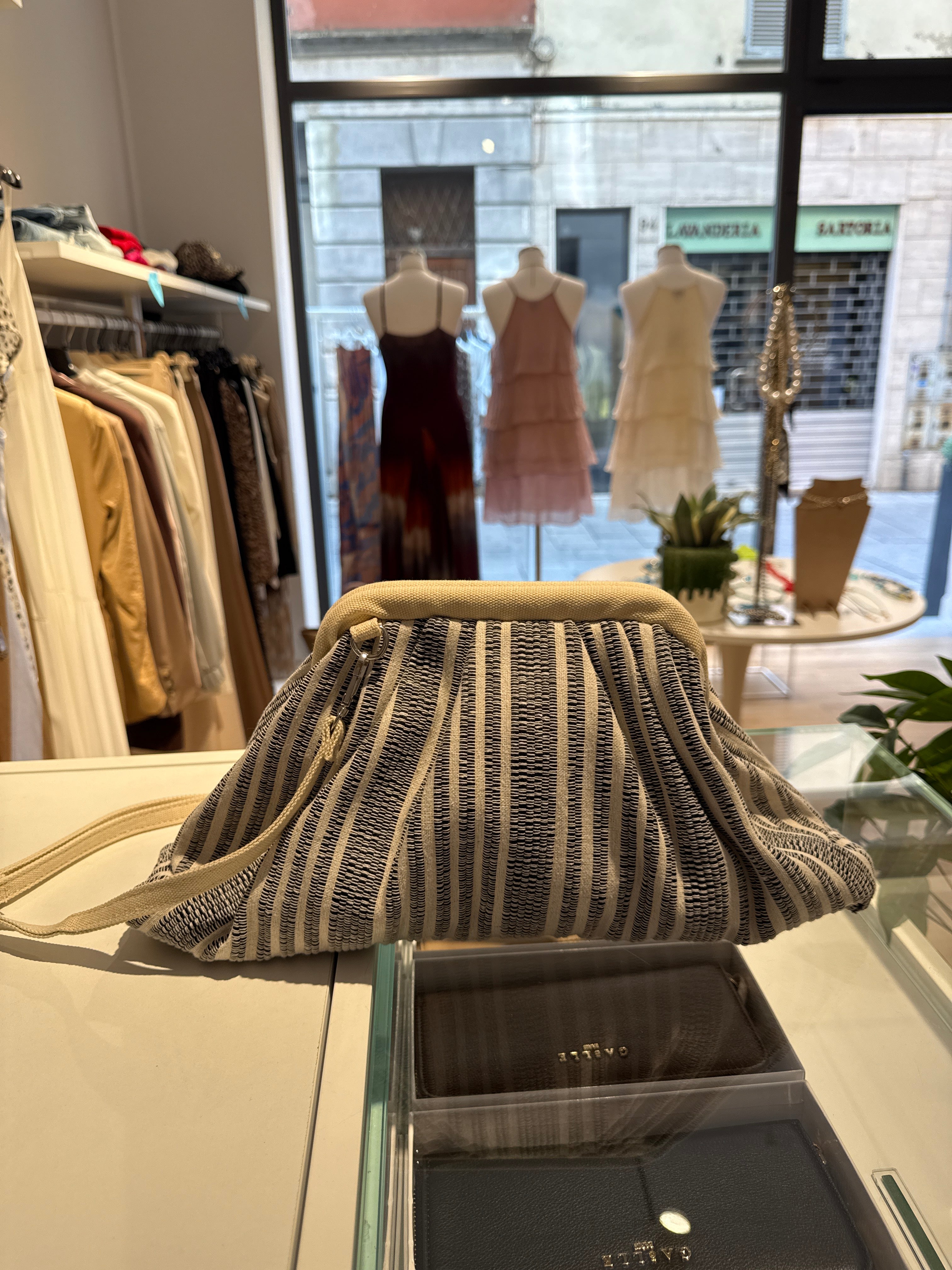 Maxi Pochette