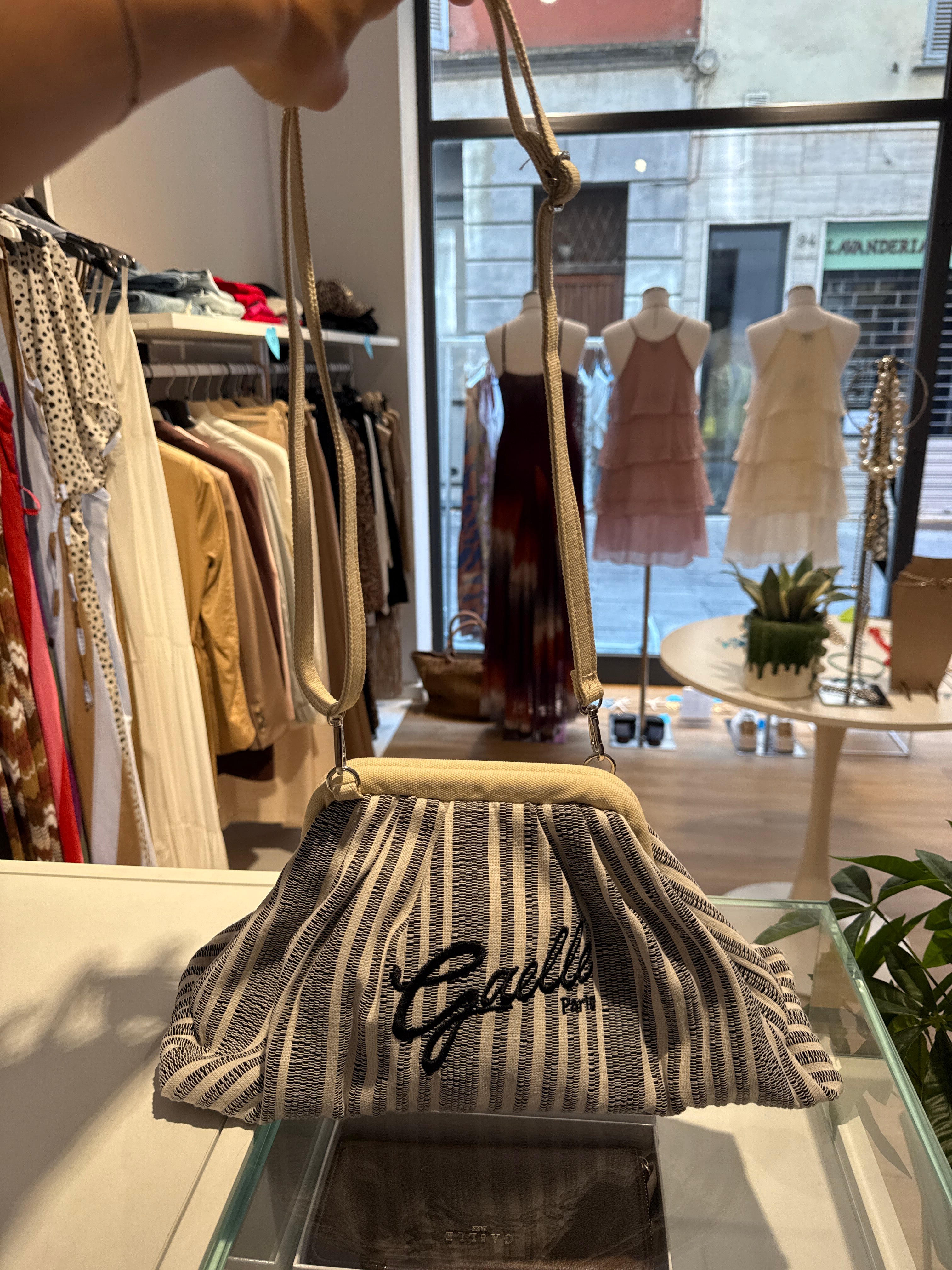 Maxi Pochette
