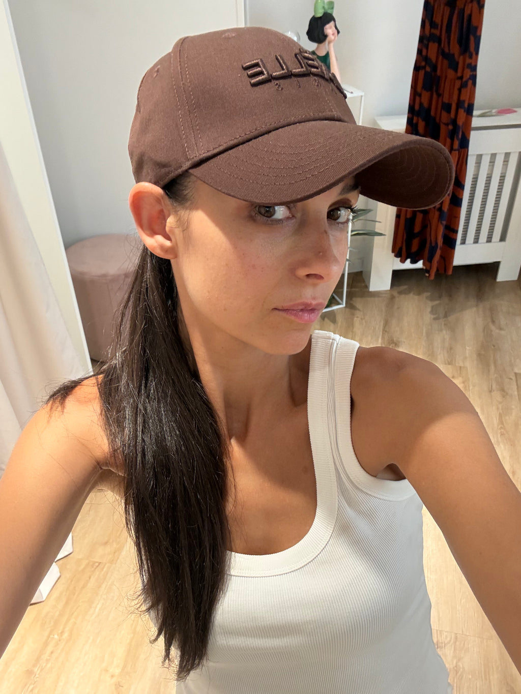 Cappello con visiera e Ricamo Logo