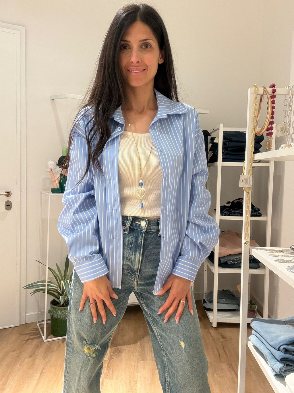Camicia over basic riga Colore bianco celeste